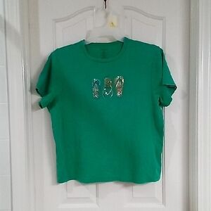 Vibrant Green Women's Short Sleeve Tee with Flip-Flop Motif